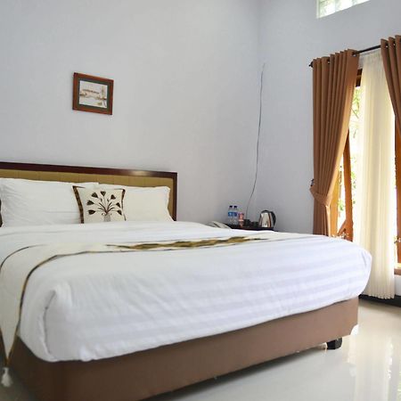 Malang Hill Syariah Redpartner Hotel Екстериор снимка