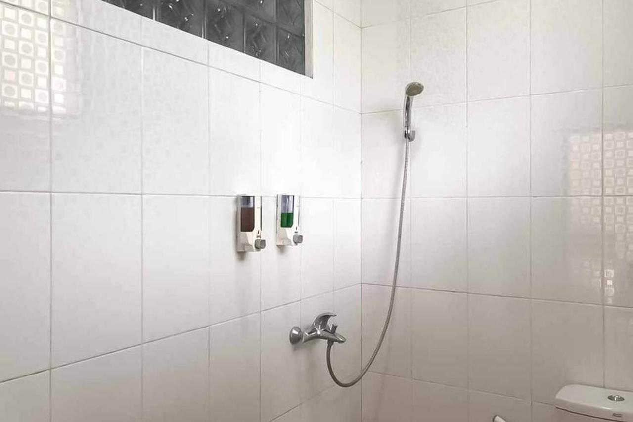 Malang Hill Syariah Redpartner Hotel Екстериор снимка