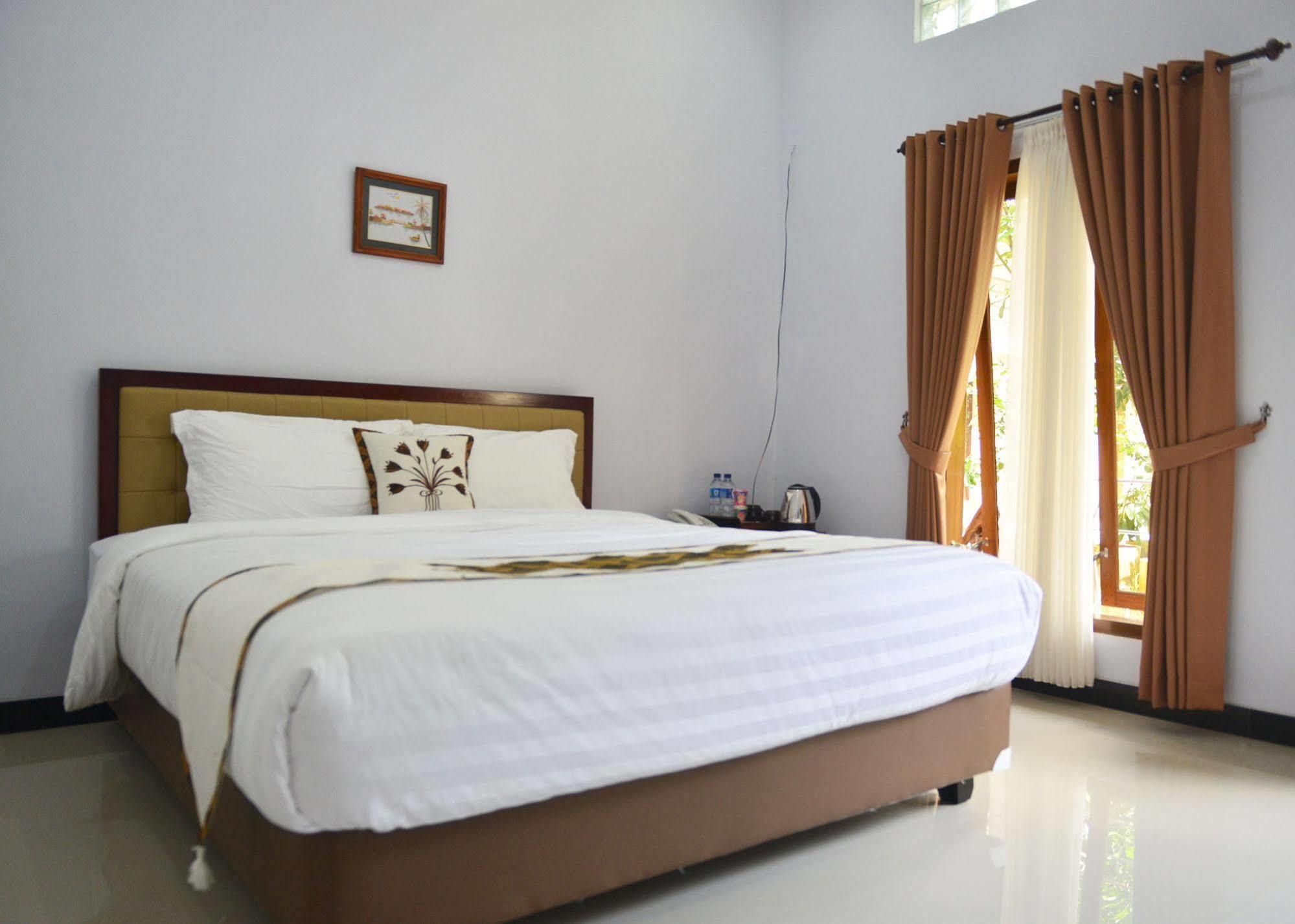 Malang Hill Syariah Redpartner Hotel Екстериор снимка