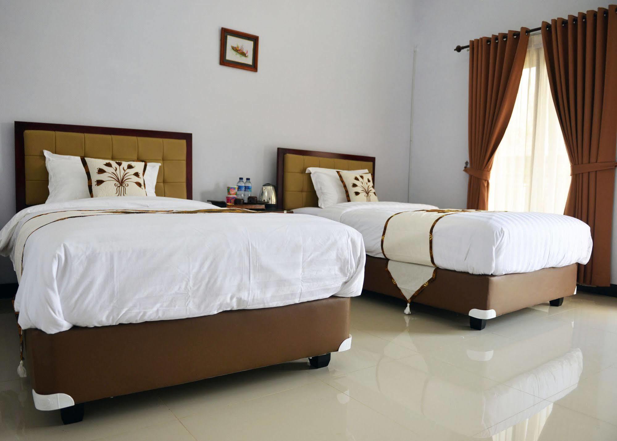 Malang Hill Syariah Redpartner Hotel Екстериор снимка