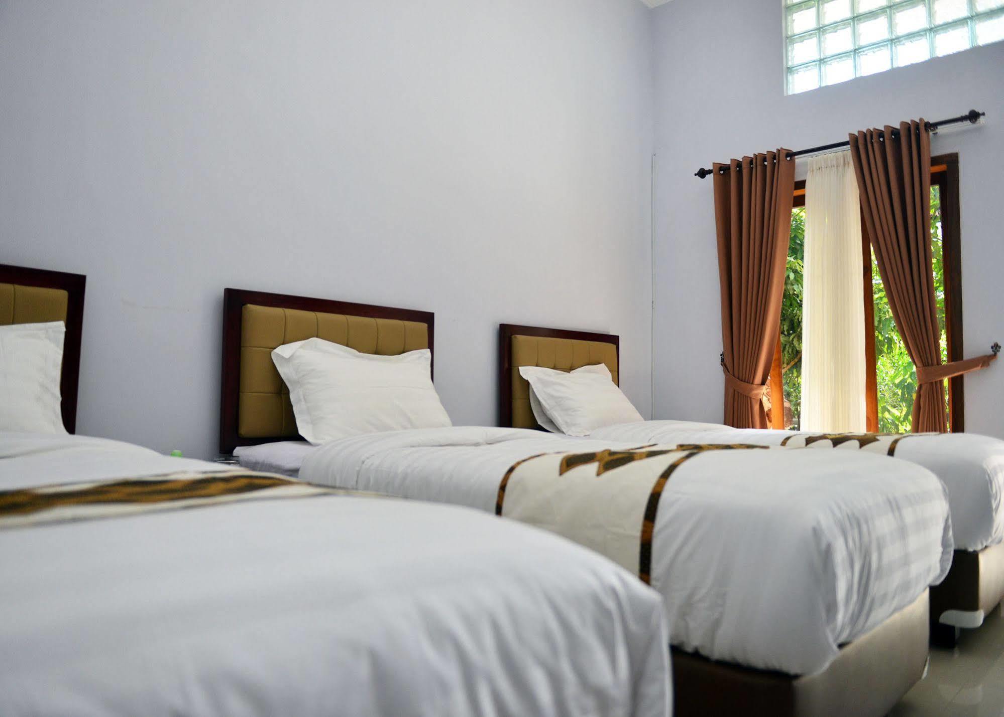 Malang Hill Syariah Redpartner Hotel Екстериор снимка