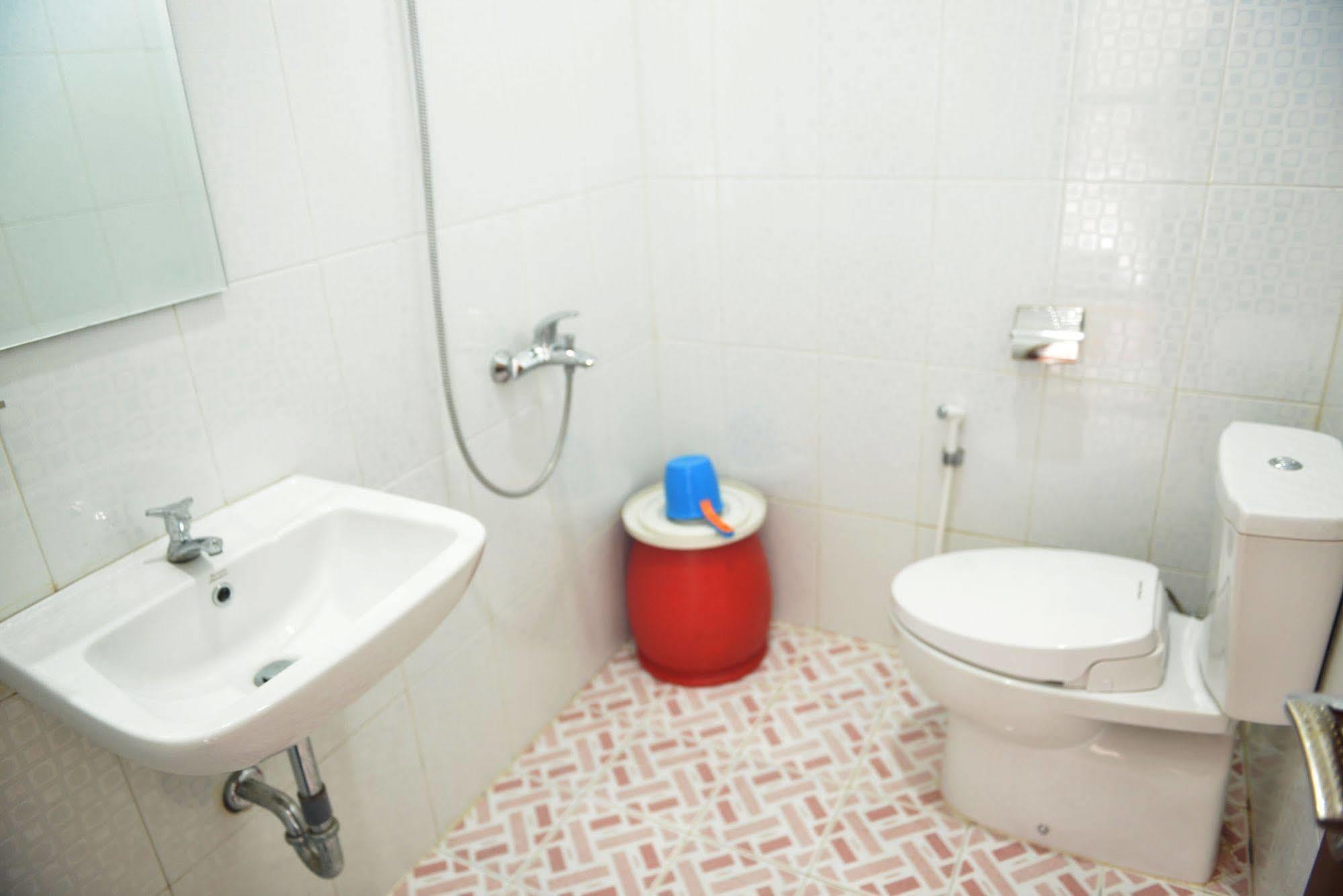 Malang Hill Syariah Redpartner Hotel Екстериор снимка