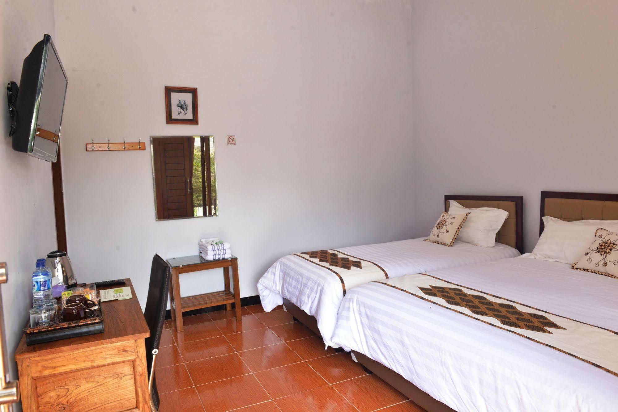 Malang Hill Syariah Redpartner Hotel Екстериор снимка